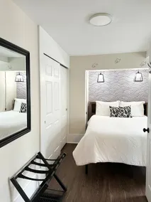NEW! The Porchside Flat - Image 4