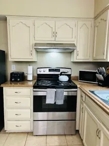 Easy I70 access/GEHA Field w/ 4 beds - Image 3