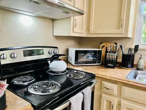 Easy I70 access/GEHA Field w/ 4 beds - Image 4