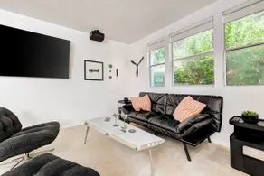 Aviator's Suite - Image 5