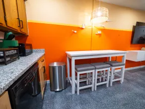 Quiet 2BR Apt | 8mim to KU & Mass Street - Image 4