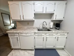 Clean and Modern Apt in Ilion! - Image 4