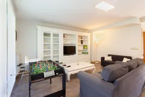 Chalet 3 Bed | Pool & Tennis | BBQ Patio - Image 5
