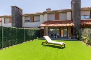Chalet 3 Bed | Pool & Tennis | BBQ Patio - Image 5