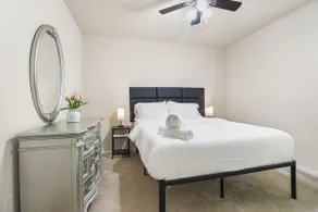 Cozy 3BR Cypress Home | Family Pet & Work Friendly - Image 3