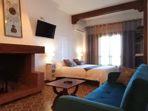”Alhambra” Suite with Jacuzzi Al-Hammam House - Image 3
