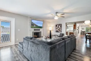 Roma at Melrose | 3BR with Private Yard & Games - Image 5