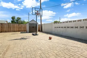 Roma at Melrose | 3BR with Private Yard & Games - Image 4