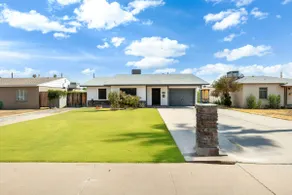 Roma at Melrose | 3BR with Private Yard & Games - Image 2