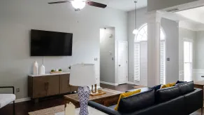 Entire 3 Bedroom & 2 Bath Ranch House - Image 3