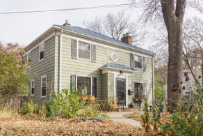 The Green House on Forest Glen - Image 2