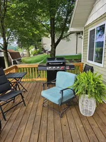 Waterfront Cozy Cottage - Image 4