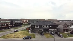 Entire 4 Bedroom House + Office in Ottawa - Image 5