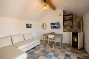 WIFI Sea Side Romantic Nest - Image 3