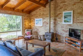 Spring Bay Villa 2 - Image 3