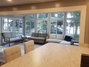 Charming 3-Bedroom Lakeview Home - Image 2