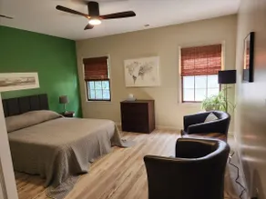 2BR cottage on quiet cul-de-sac. - Image 3