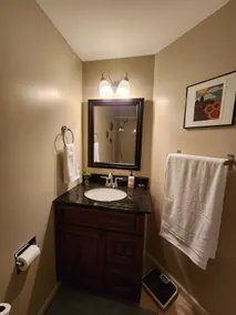 2BR cottage on quiet cul-de-sac. - Image 5