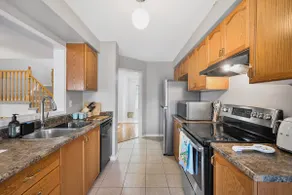 Spacious Whitby Haven: 3BR Home Parking - Image 4