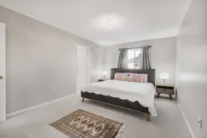 Spacious Whitby Haven: 3BR Home Parking - Image 2
