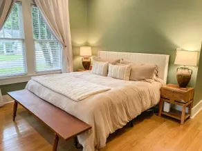 Historic Charm in the Oaks - Image 5