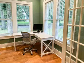 Historic Charm in the Oaks - Image 4