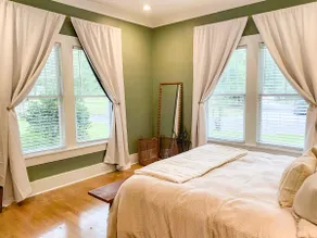 Historic Charm in the Oaks - Image 3