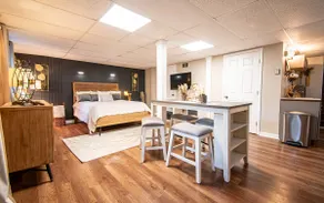 The Mountain Retreat: Stone Mountain Suite - Image 2