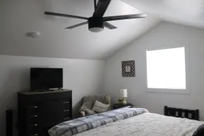 Tiny Lake Home - Image 3