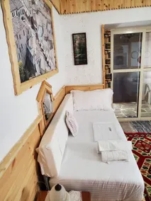 Aria Guesthouse - Image 5