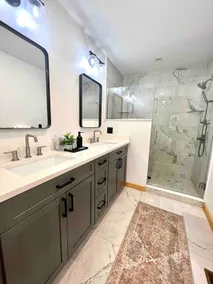 Spacious White Mountain Home w/2 Masters+Hot Tub - Image 5