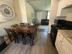 Quaint, Centrally located Apt. - Image 5