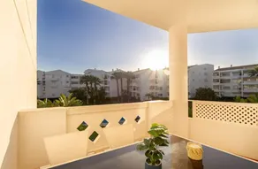 Royal Banus by the sea 2 - Image 4