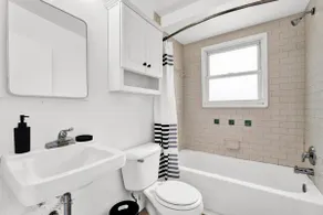 Chic Urban Stay Steps to Downtown Royal Oak - Image 5