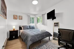 Chic Urban Stay Steps to Downtown Royal Oak - Image 3