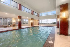 High-Rise Balcony with Pool & Gym Access - Image 5