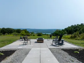 Lake & Vineyard View - Image 3