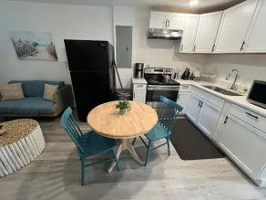 Bex Comfort: 2BR, Walk to Park Circle - Image 4
