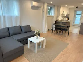 Nice 1BDR close to Downtown | free parking | 2 bed - Image 2