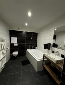 Modern apartment in city centre - Image 4
