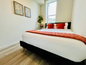 Sunny Cozy Spacious Boho-Chic Condo in Bridgeport - Image 4