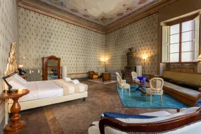Renaissance Imperial Suite - Image 4