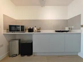 1 Bed private home in Bristol - Image 3