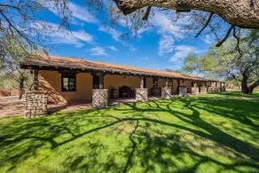 Woodland Water Tower Ranch~10 bdrm/9 baths~16+ pp - Image 3