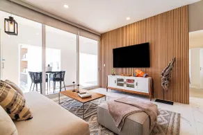City Center Oasis•Walk to Beach & Marina•King Bed - Image 4