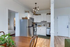 Downtown 1 Bdrm - Walk to coffee and tacos! - Image 2