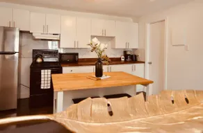 Downtown Suite - Central Location - Image 5