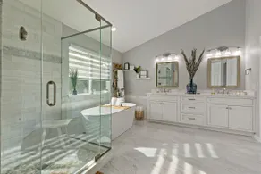 1/2 Acre Retreat: 100” TV, Open layout | Navy Base - Image 3