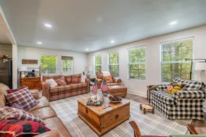 Remodeled River Front house on the Little Red - Image 4