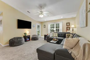 SuperFrink 3BR Dog Friendly 5 min drive to beach - Image 2